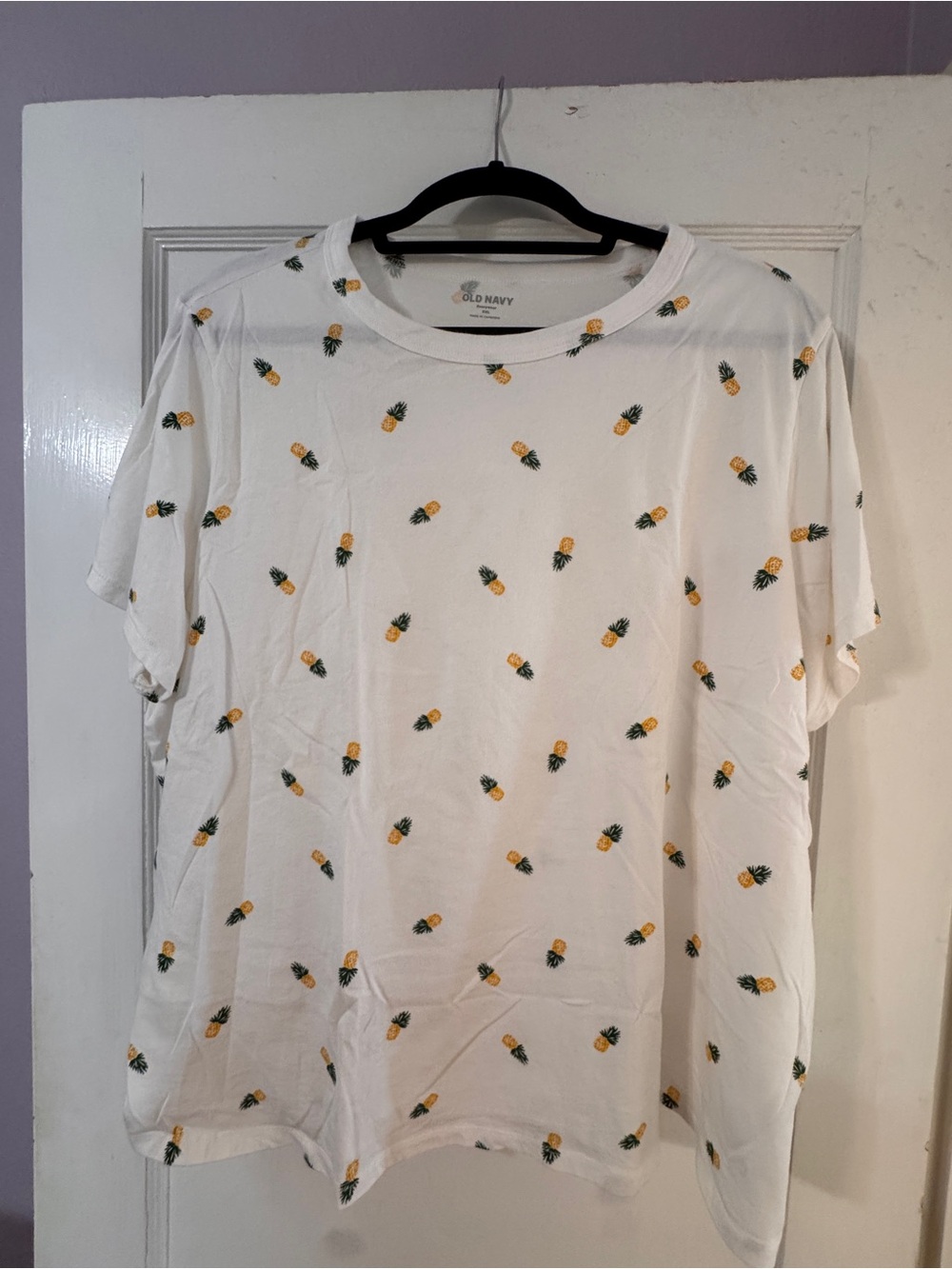 Old Navy White T‑Shirt with Yellow & Green Pineapple Motif